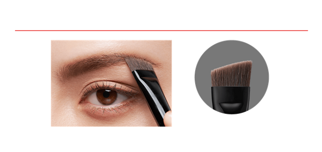 ふんわりも、キリッと眉も思いのまま 使用シーン パッと眉の形が整う柔らか幅広ブラシ